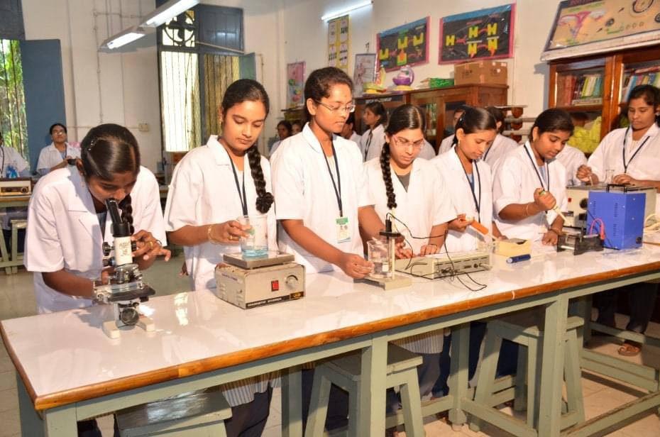 Government College (Autonomous) Rajahmundhry Laboratories photo 5